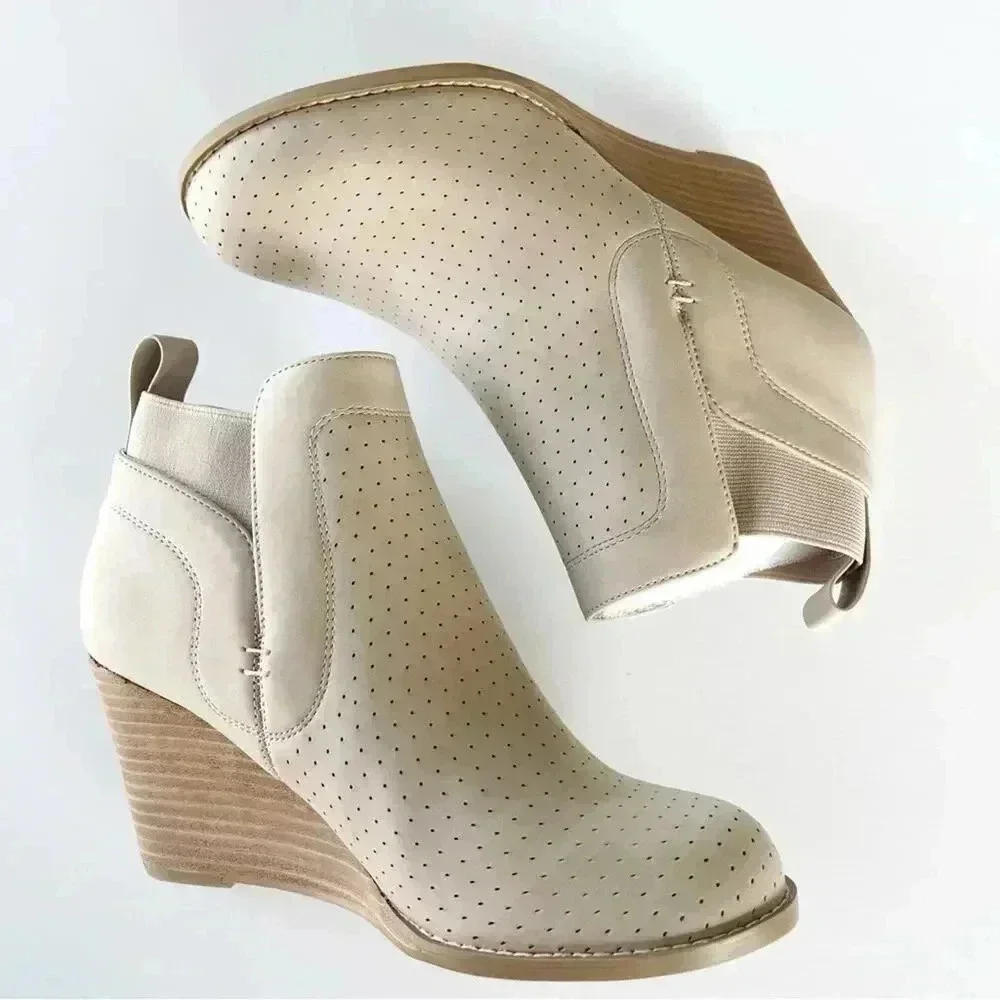 DV by Dolce Vita Vegan Leather Gerdy Ankle Wedge Bootie Size 7 NWOB